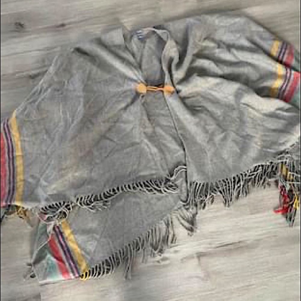 Aerie PONCHO - O/S, like new.